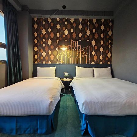 Modern Inn Тайджун Екстериор снимка