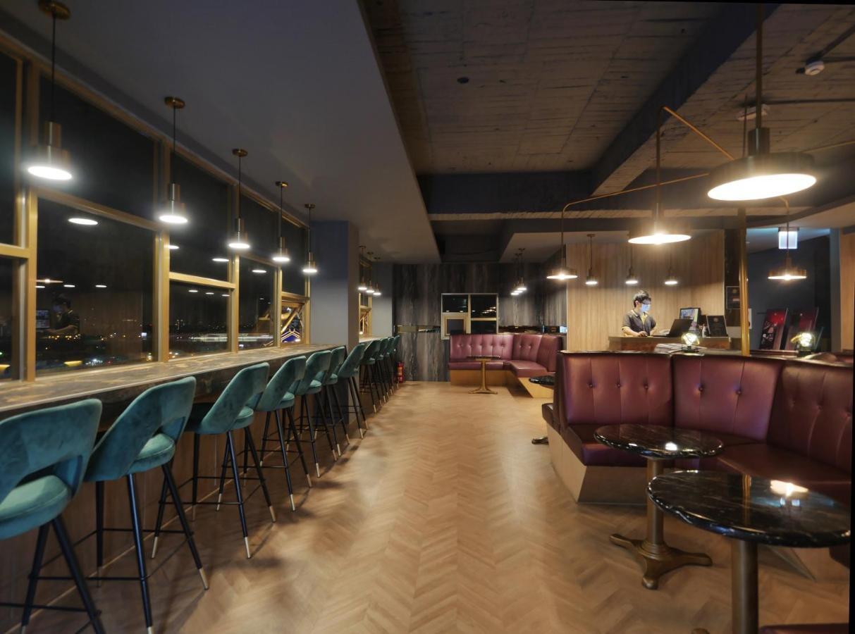 Modern Inn Тайджун Екстериор снимка