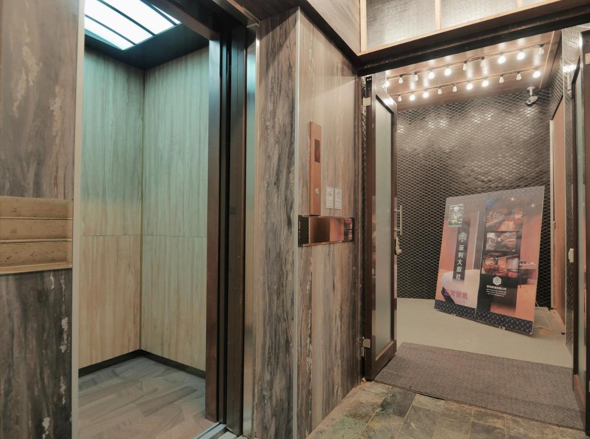 Modern Inn Тайджун Екстериор снимка
