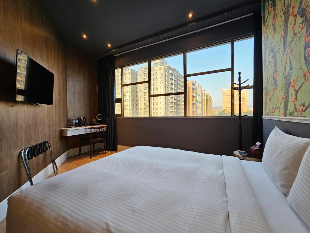 Modern Inn Тайджун Екстериор снимка
