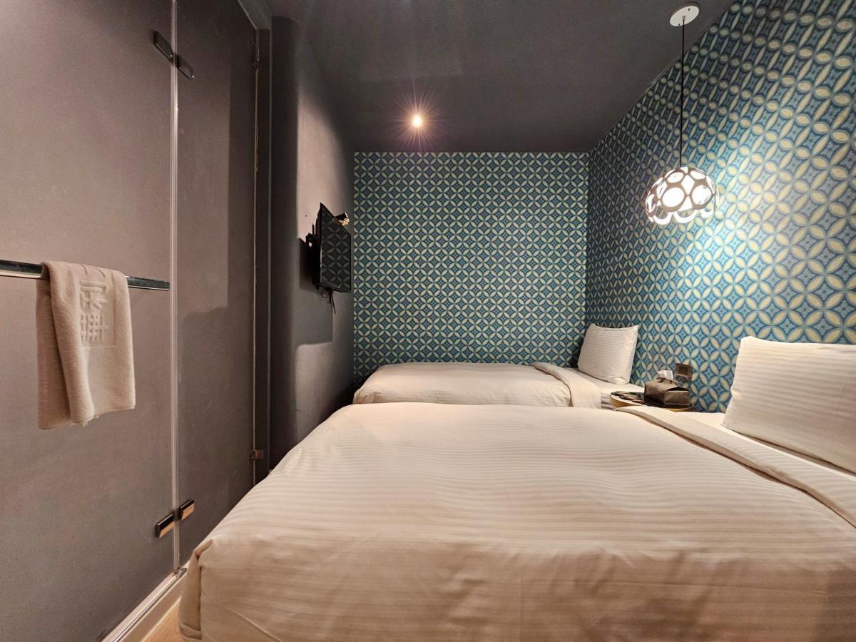Modern Inn Тайджун Екстериор снимка
