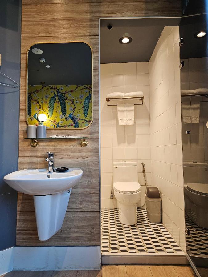Modern Inn Тайджун Екстериор снимка