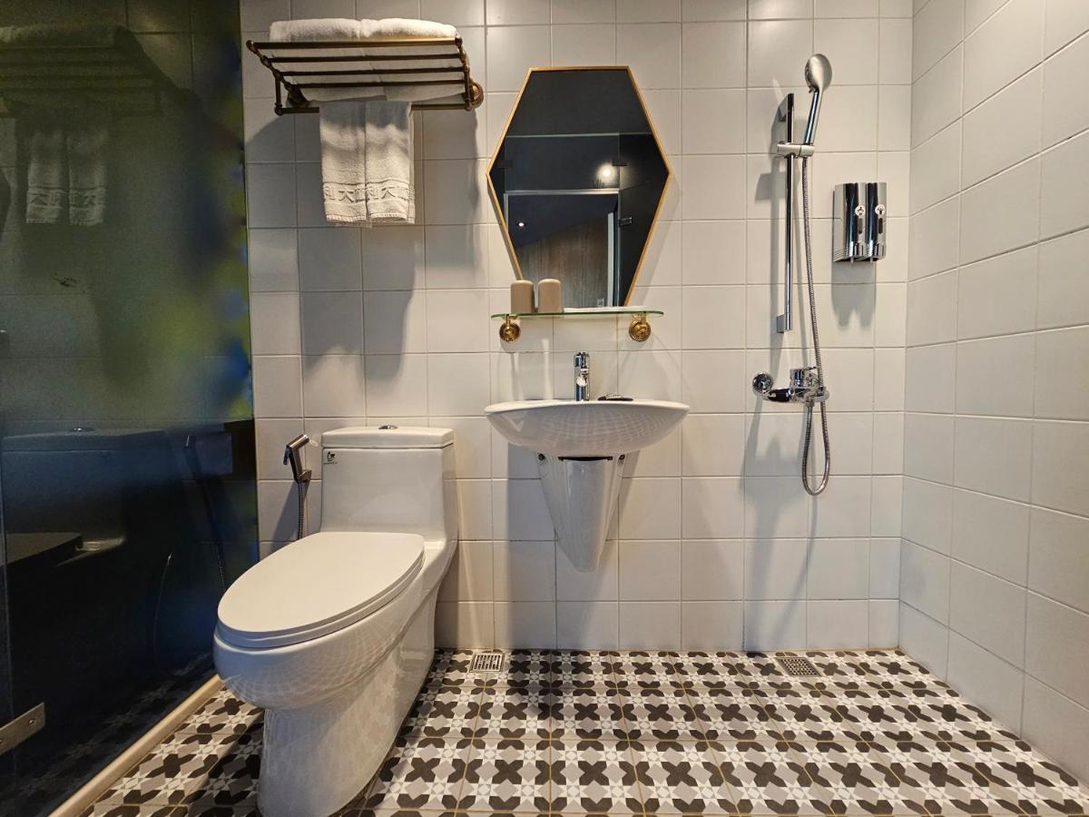 Modern Inn Тайджун Екстериор снимка