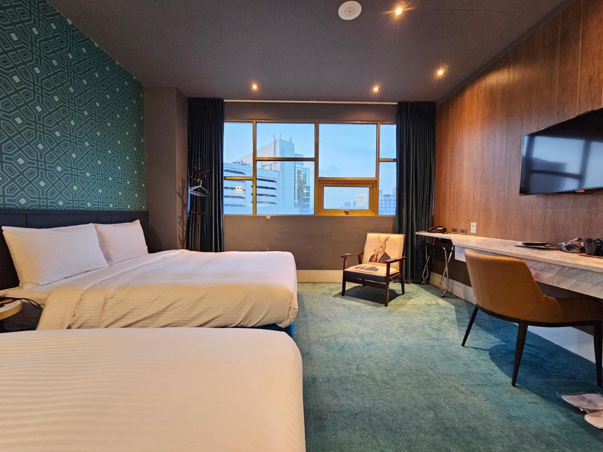 Modern Inn Тайджун Екстериор снимка
