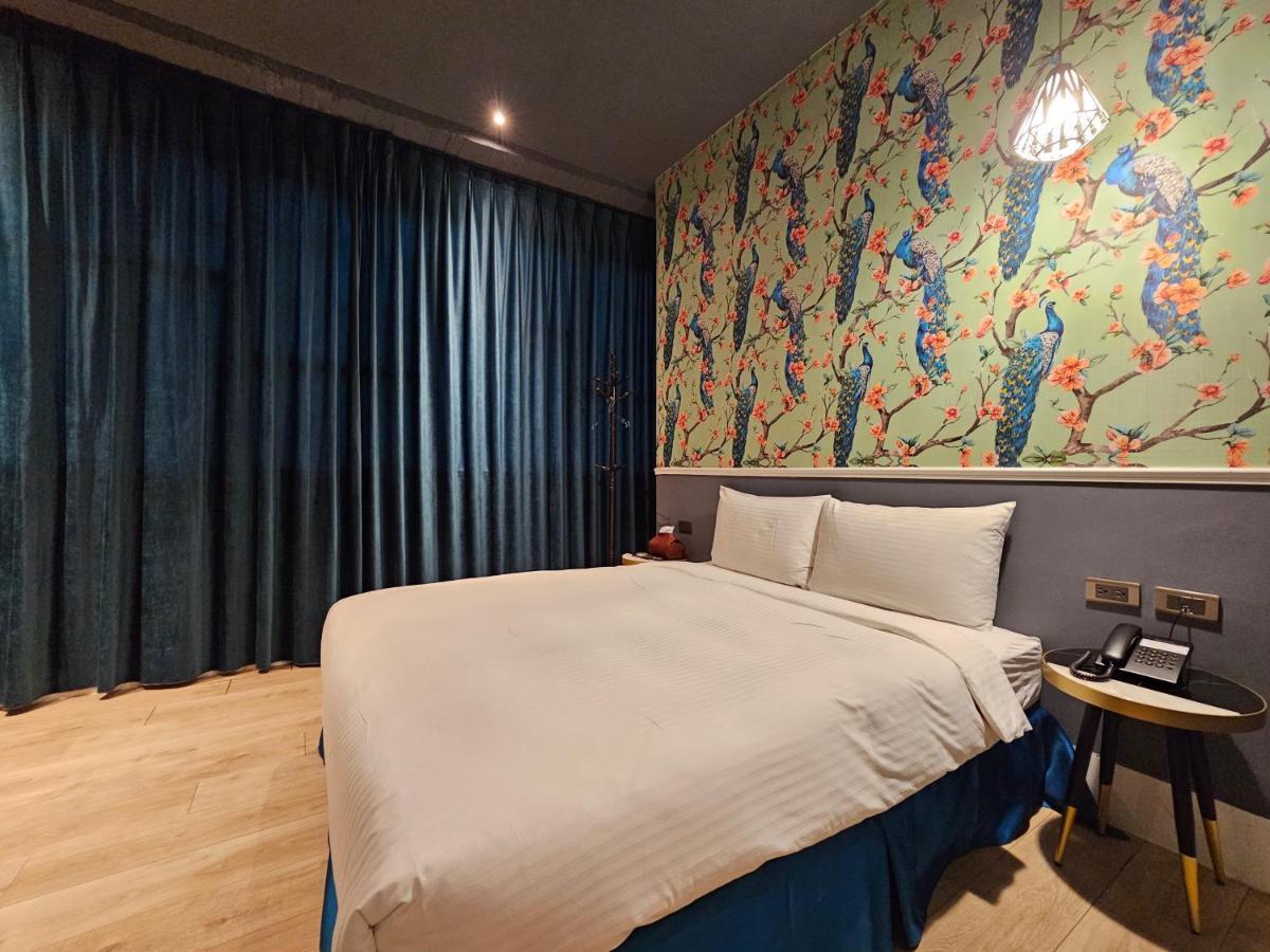 Modern Inn Тайджун Екстериор снимка
