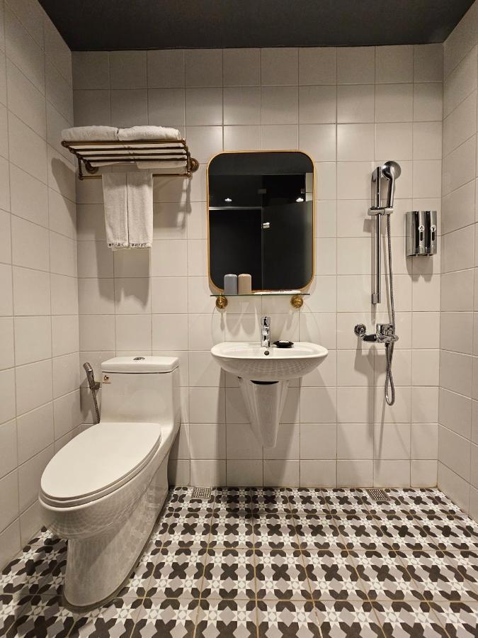 Modern Inn Тайджун Екстериор снимка